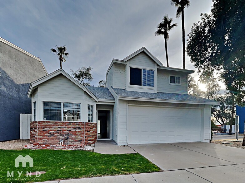 Primary Photo - 413 W Renee Dr
