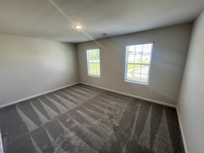 Building Photo - 1747 Mallard Dr