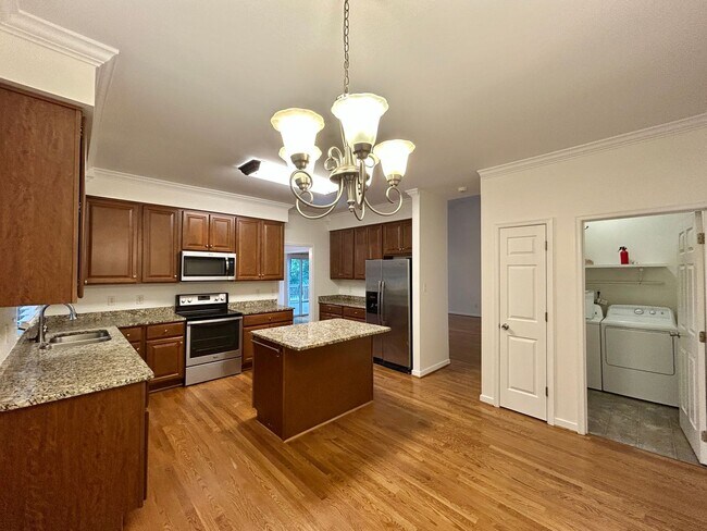 Building Photo - Rare Single-Level Ranch in Midlothian – 1,999 Sq Ft, 4BR/2.5BA with 1-Car Garage | St. James Woods