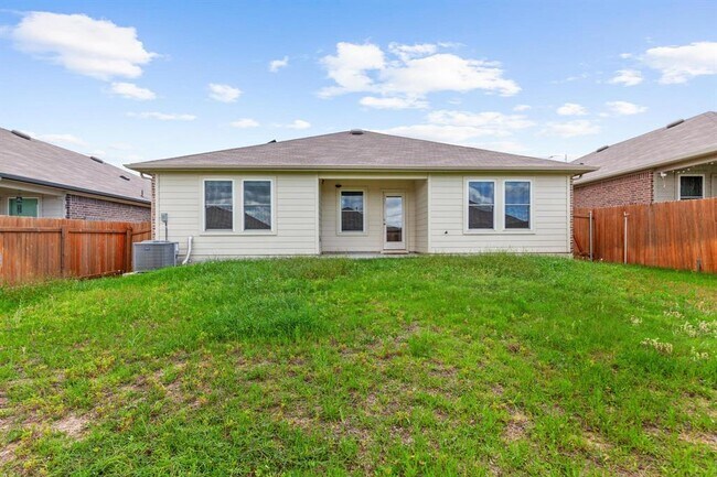 Building Photo - 21020 Price Daniel Dr