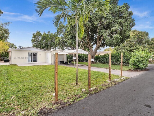 Building Photo - 1459 Rodman St