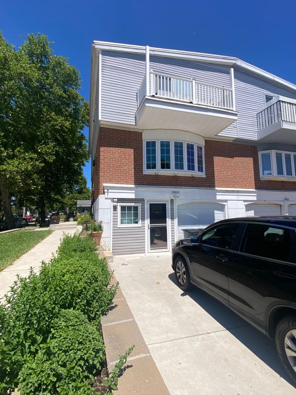 Building Photo - 10860 Parlin Terrace