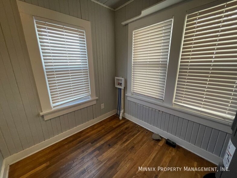 Building Photo - 1506 S Ong St