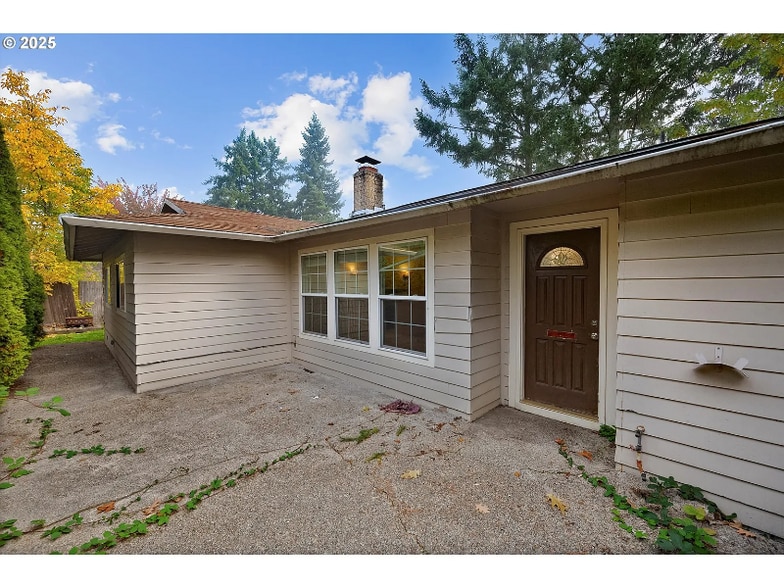 Building Photo - 6060 SW 170th Ave