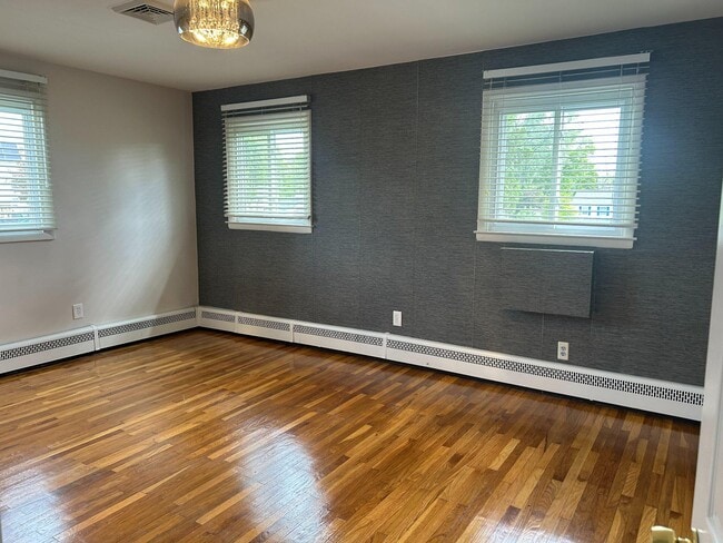 Building Photo - 357 Leona Ave