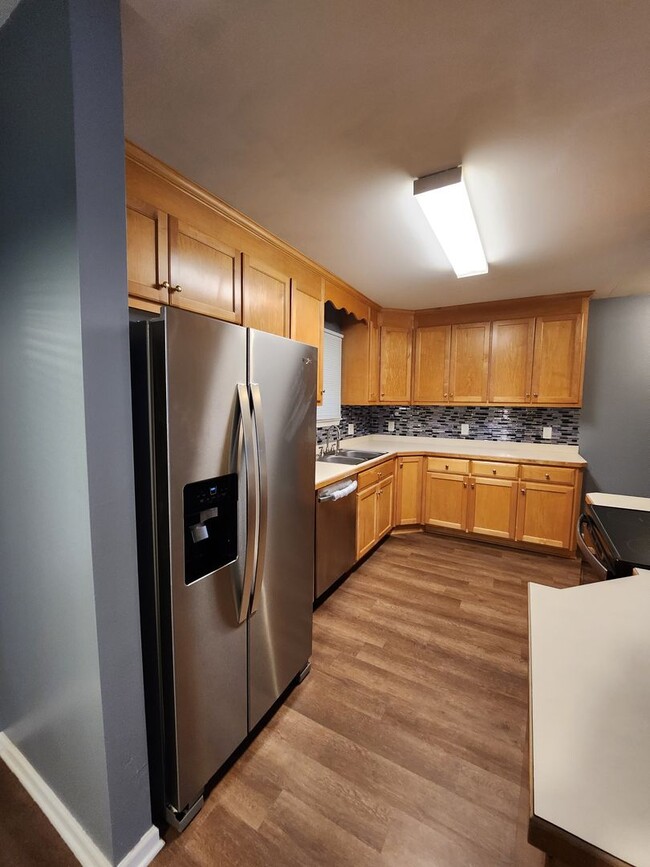 Building Photo - Cute duplex in Belmont-
