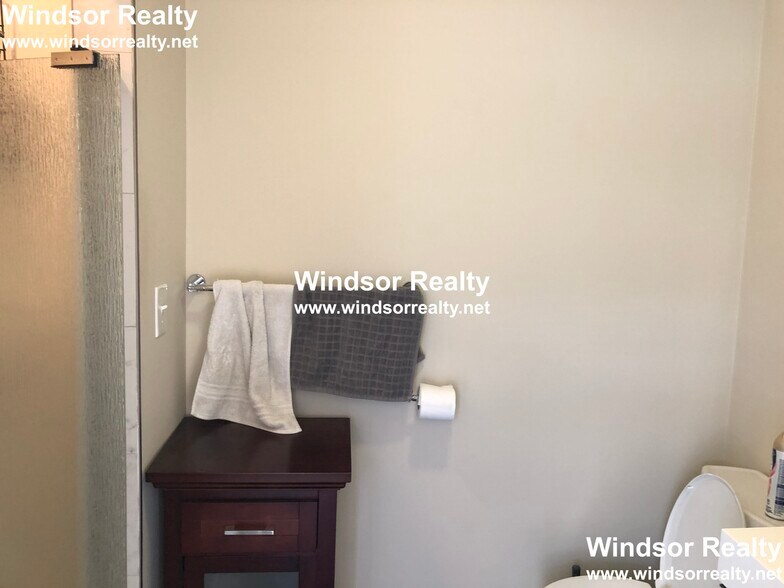 Building Photo - 102 Morrison Ave