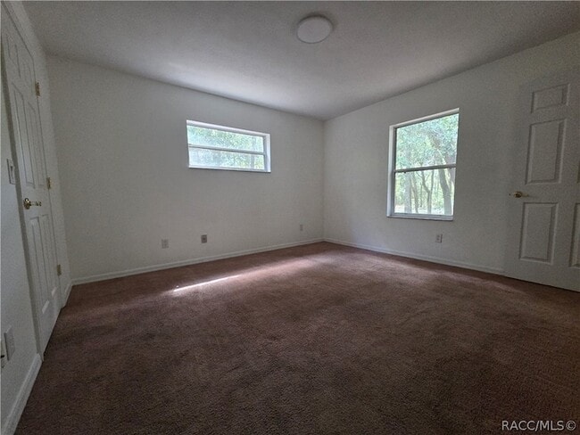 Building Photo - 1471 E St James Loop
