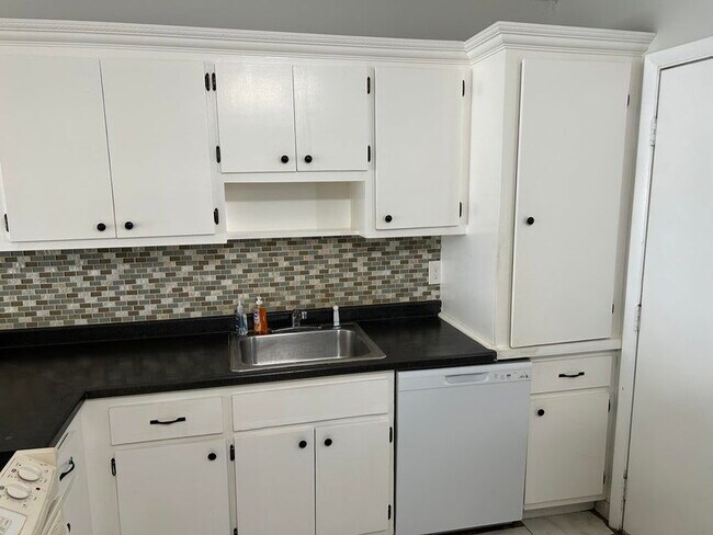 Building Photo - 4500 N Flagler Dr