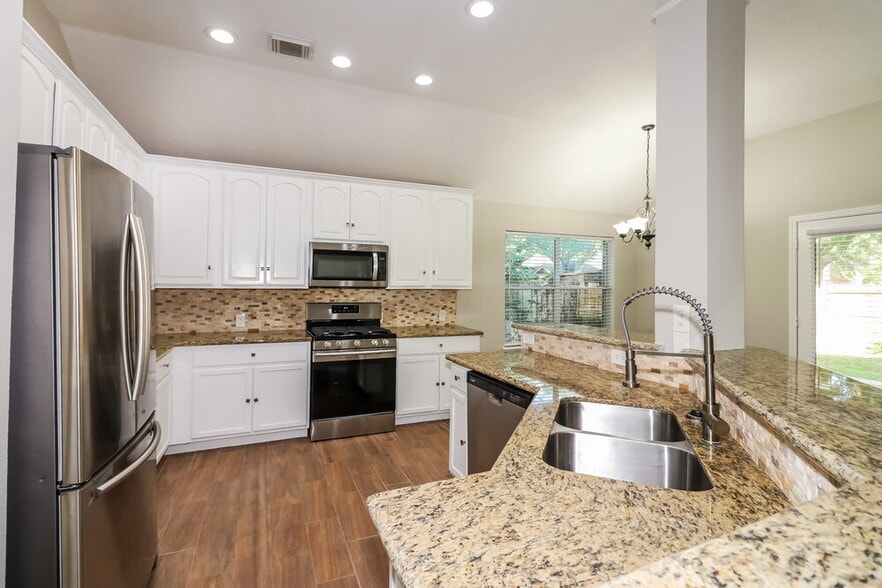 Building Photo - 3103 Bronco Bluff Ct