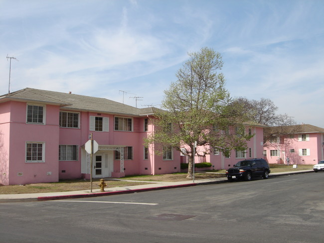 Building Photo - 4221 Santo Tomas Drive Apartments