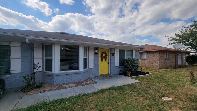 Building Photo - 214 Fireside Village Dr