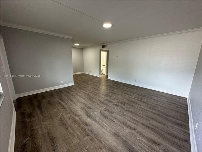 Building Photo - 1400 NE 56th St