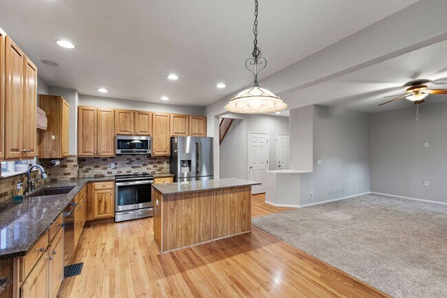 Building Photo - 6 Bedroom plus and office near Rigden Farms