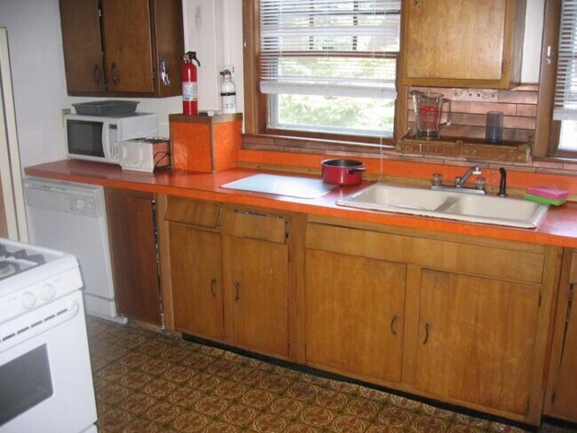 Primary Photo - 8 Hobson St