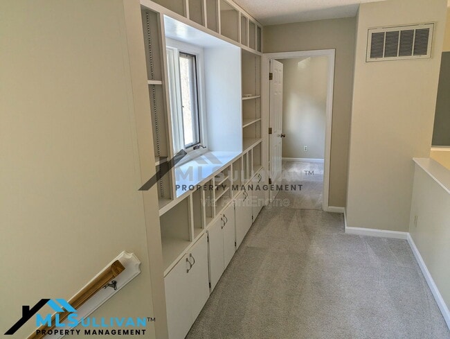 Building Photo - 4309 Pin Oak Dr