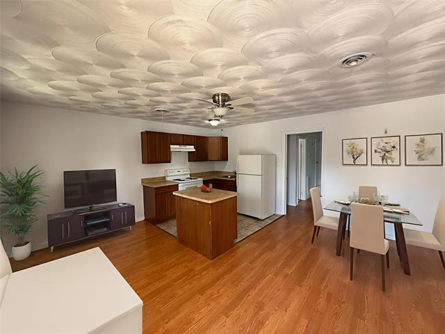 Building Photo - 211 Skyway Dr