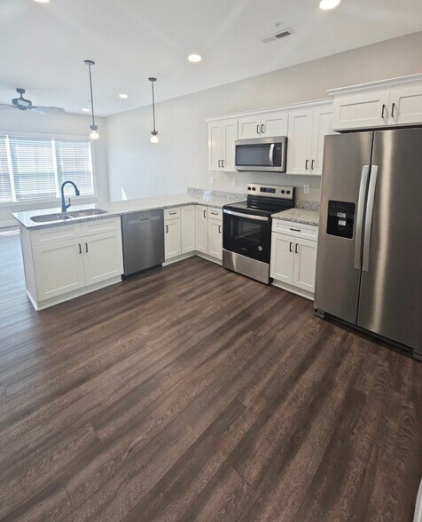 Building Photo - 1646 S Jefferson Ave