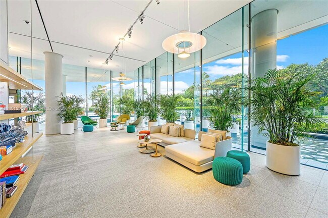 Building Photo - 8701 Collins Ave
