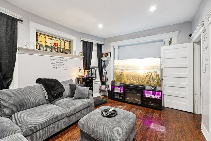 Building Photo - 30 Sheffield St