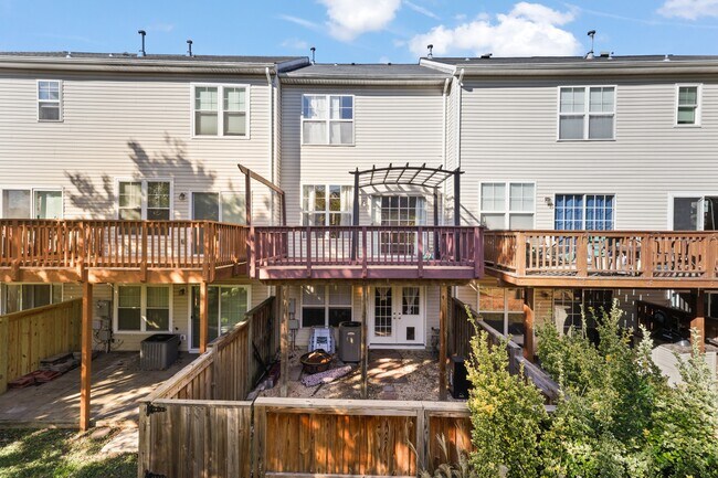 Building Photo - 21504 Welby Terrace