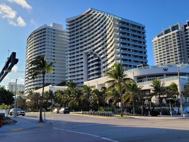 Building Photo - 3101 Bayshore Dr