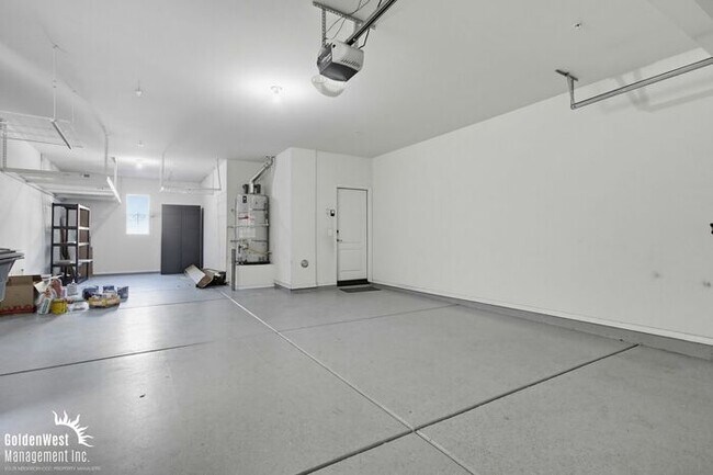 Building Photo - Beautifully Appointed 5Bdm 4Ba Home Located in San Marcos!