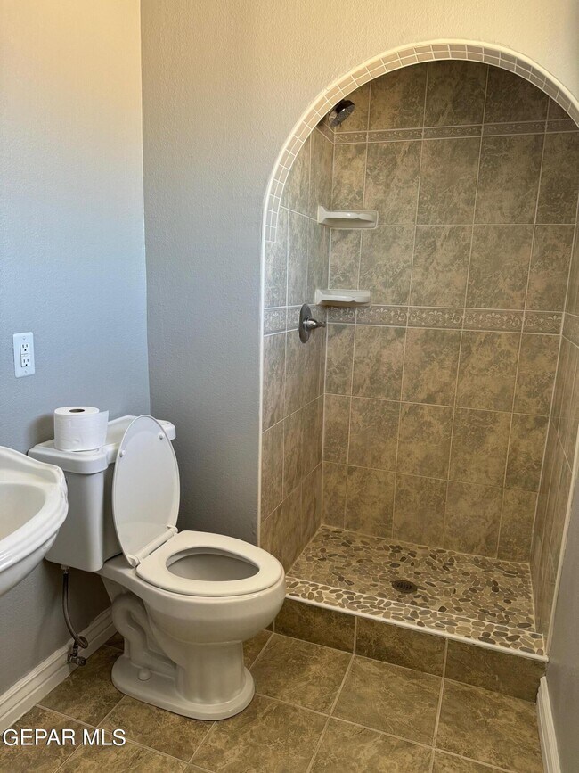 Building Photo - 323 Rio Tinto Dr