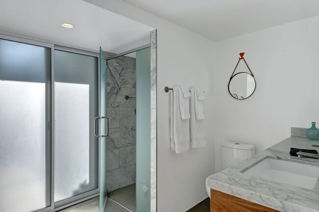 Building Photo - Mid-Century Steel Oasis in Palm Springs (Monthly Only - No Long Term)