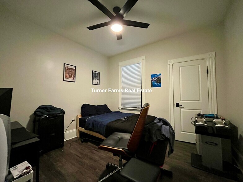 Building Photo - 1520 Tremont St