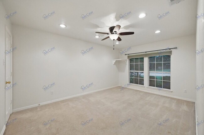Building Photo - 211 Sendero Dr