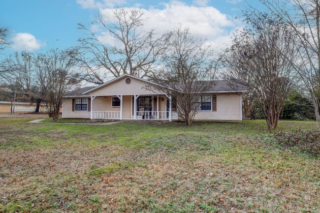 Primary Photo - 3 Bedroom 2 Bathroom House in Nash, TX