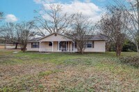 Building Photo - COMING SOON: 3 Bedroom 2 Bathroom House in Nash, TX