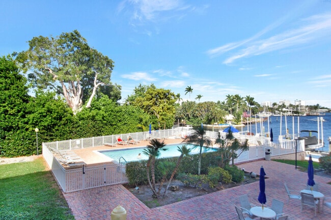 Building Photo - 740 S Federal Hwy