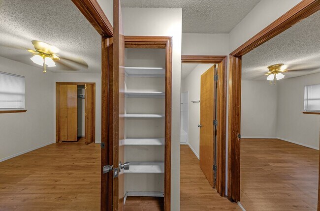 Building Photo - Great 2 Bed /1 Bath Downtown Bentonville