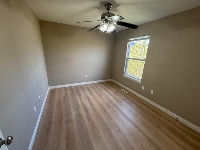 Building Photo - 7461 Arratt Ct