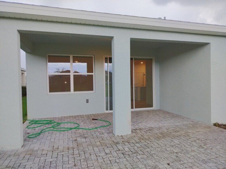 Building Photo - 5240 Sunshine Dr