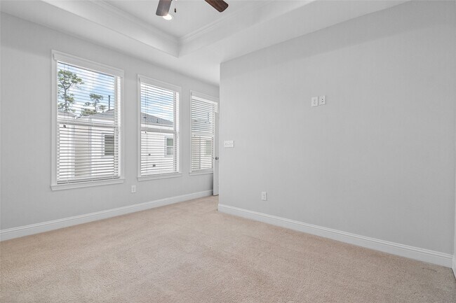 Building Photo - 7705 Shannon Dr