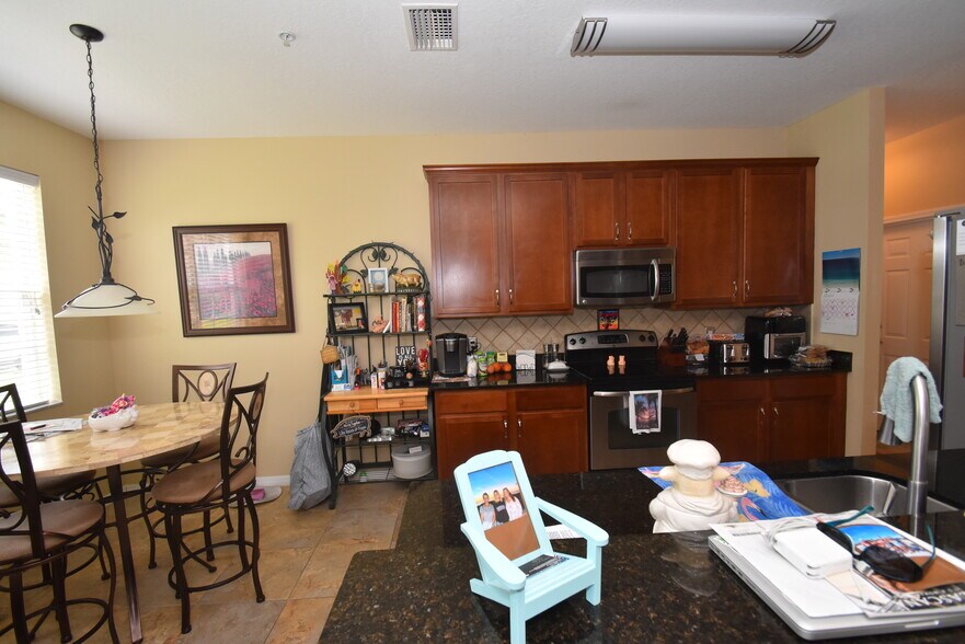 Building Photo - 8617 Karpeal Dr