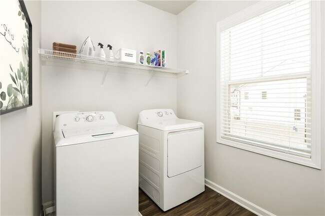 Building Photo - 5379 Fox Den Rd