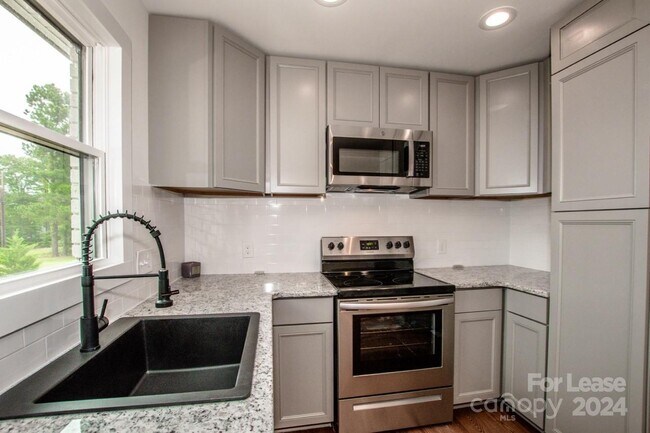 Building Photo - 4892 NC-16
