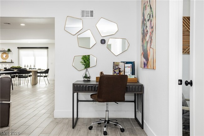 Building Photo - 1913 Birch St