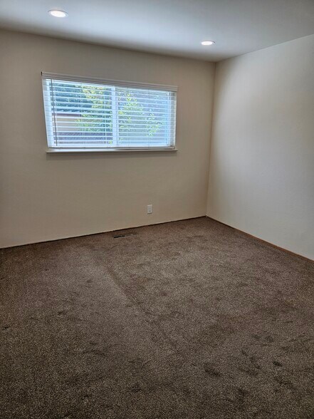 Building Photo - 1661 Arbor Dr