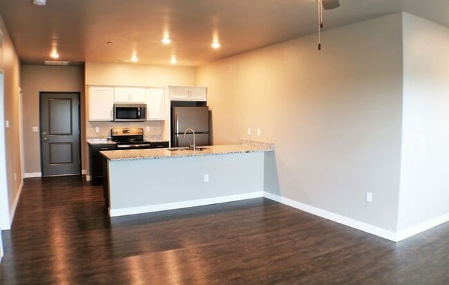 Building Photo - $1,450 | 1 Bedroom, 1 Bathroom Condo | Pet Friendly* | Sublease* | Available For August 1st, 2026...