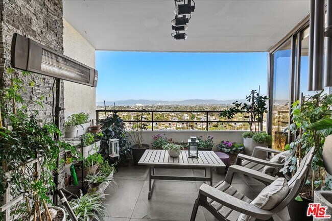 Building Photo - 4316 Marina City Dr