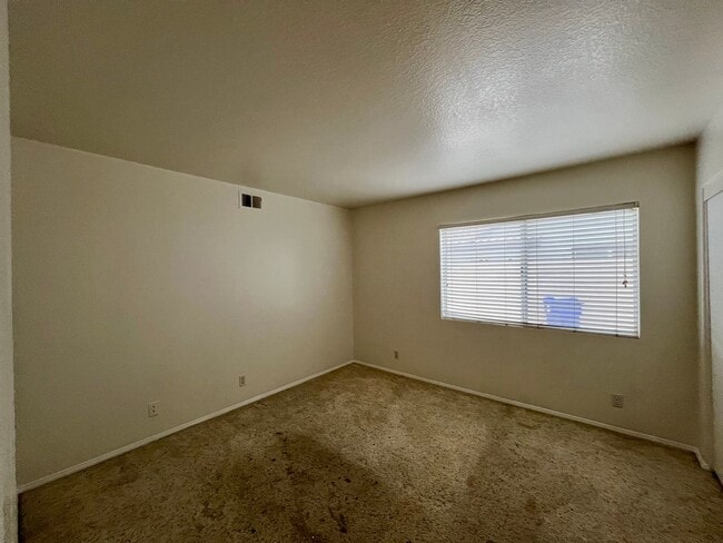 Building Photo - Beautiful 4 Bedroom Single Family Home with Pool and Pool Service Included for Lease in Rancho Cu...