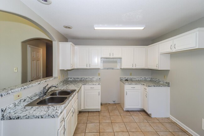 Building Photo - 8112 Country Mill Cove