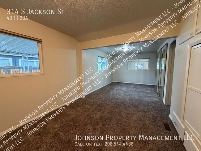 Building Photo - 314 S Jackson St
