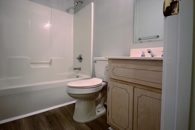 Building Photo - 414 Whirlaway Ct