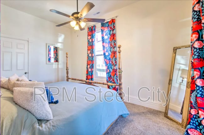 Building Photo - 706 Wilson Ave